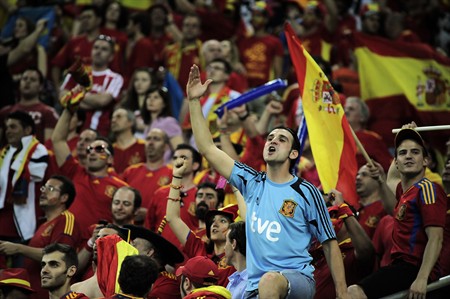 EUR175-618_2012_224859_med