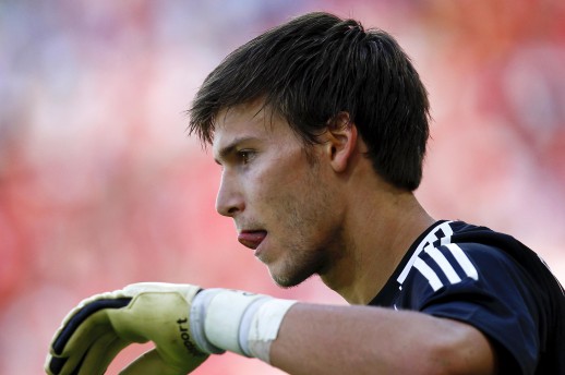 Vratar-Bayera-Fabian-Giefer-izgubio-pamcenje-nakon-sudara-s-protivnickim-igracem_ca_large