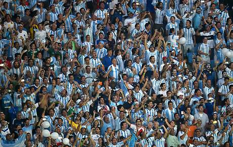 FBL-WC-2014-MATCH11-ARG-BIH-FANS